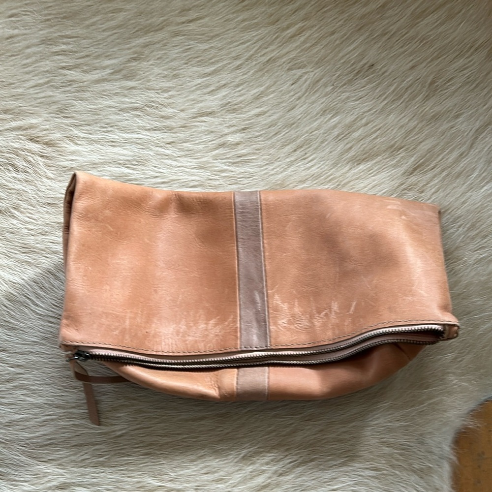 Able, tan clutch